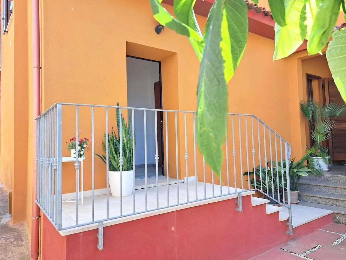I Girasoli Apartment - South Sardinia - 卡波特拉 0*,